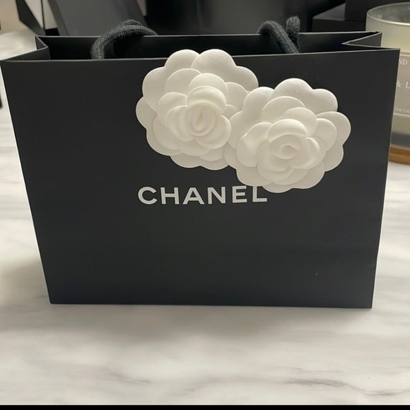 Out with the boring; in with the humor! Read on . . . 👜👚👠👛💍 - Picture 9 of 16